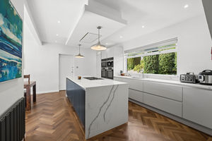 Kitchen- click for photo gallery